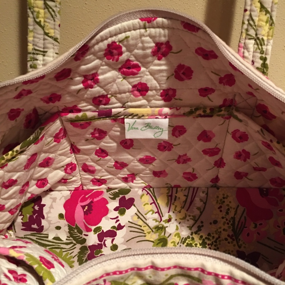 Vera Bradley Bag Make Me Blush Retired Pattern - Picture 3 of 6